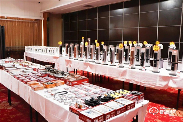 玥瑪安防(山東)2022年度新品發(fā)布會(huì)暨招商盛典完美收官! 玥瑪安防(山東)2022年度新品發(fā)布會(huì)暨招商盛典完美收官!