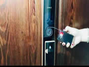 “小黑盒”秒開智能門鎖?公安部檢測中心:正修訂國家標準