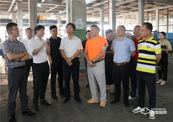 浙江大學(xué)副校長(zhǎng)黃先海一行到王力考察