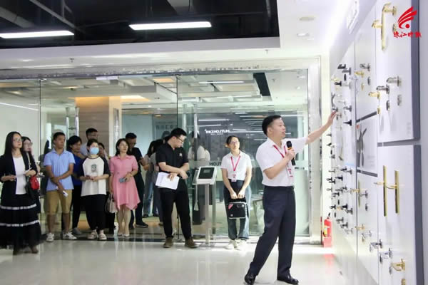 南海企業齊聚匯泰龍,來了一場“商業秘密保護”培訓! 南海企業齊聚匯泰龍,來了一場“商業秘密保護”培訓!