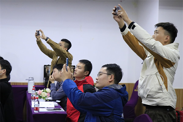 《智和家·米家智能家居工程師訓(xùn)練營》圓滿結(jié)束,打造未來智能生活的核心力量 《智和家·米家智能家居工程師訓(xùn)練營》圓滿結(jié)束,打造未來智能生活的核心力量