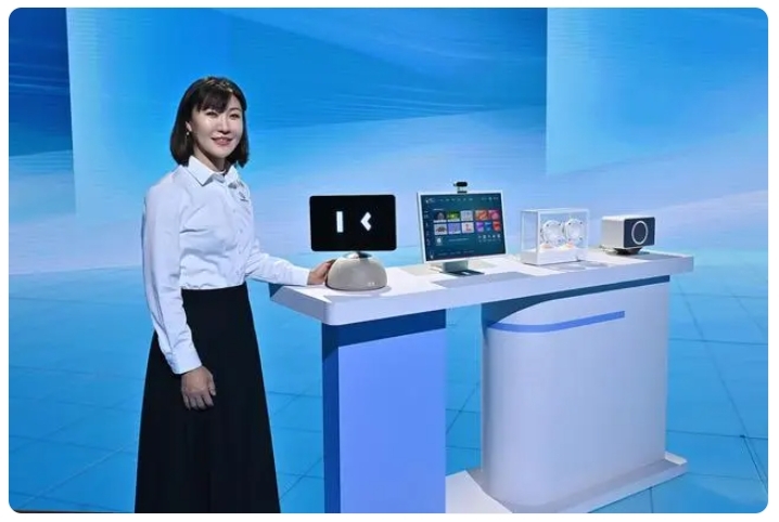 小度添添家庭機器人發布:全面接入文心一言大模型,售價4599元 小度添添家庭機器人發布:全面接入文心一言大模型,售價4599元