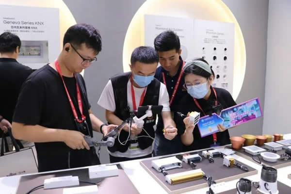 廣州建博會 |盈趣智能邀您共鑒不凡，以靠譜品質強勢出圈