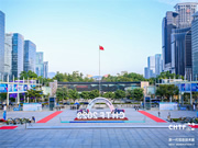 沉浸式體驗高交會IT展上的各類智能終端設備