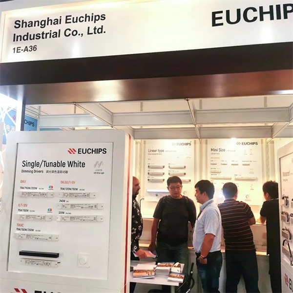 展會回顧 | 歐切斯驚艷亮相香港國際秋季燈飾展，引領智能調光新潮流