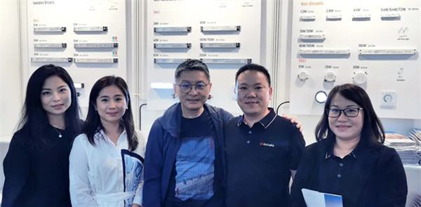 展會回顧 | 歐切斯驚艷亮相香港國際秋季燈飾展，引領智能調光新潮流