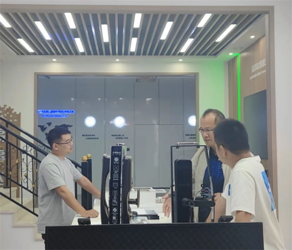 靖江星華智能與科羅歐簽約儀式