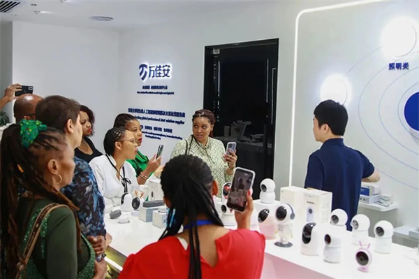 南非總統府代表團走訪萬佳安，探索“一帶一路”科技創新合作新機遇