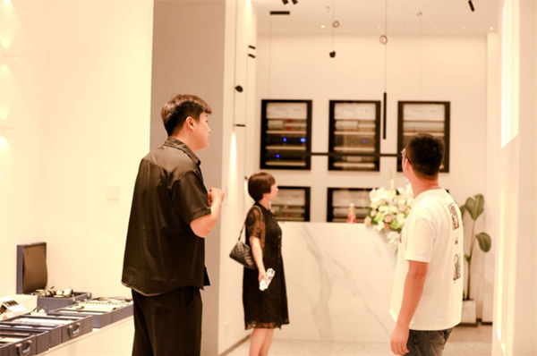 想天安康智能燈光體驗館盛大開業(yè)！