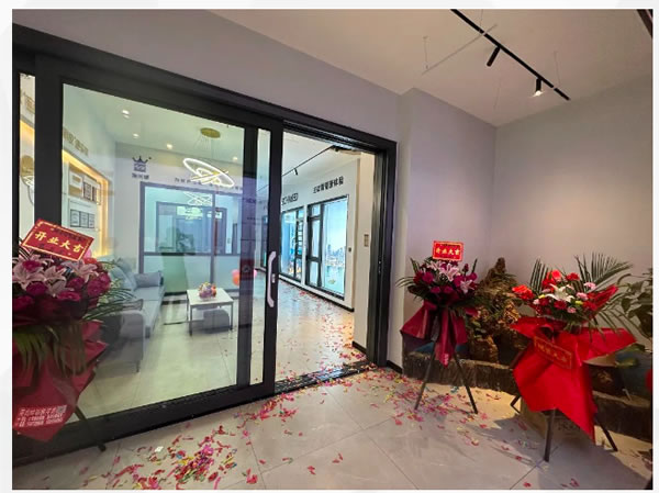 智慧之窗點(diǎn)亮新城，施米德攀枝花店盛大啟幕，搶占先機(jī)