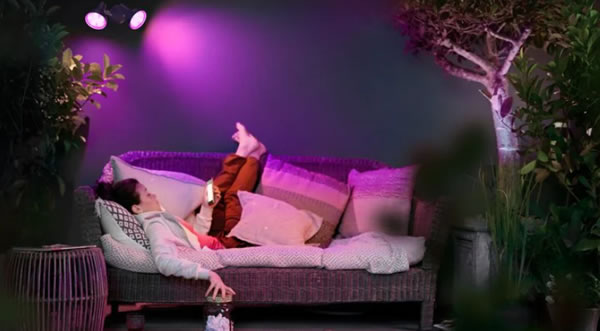 飛利浦首次為三星電視帶來燈光同步,并推出新的泛光燈燈泡 飛利浦首次為三星電視帶來燈光同步,并推出新的泛光燈燈泡