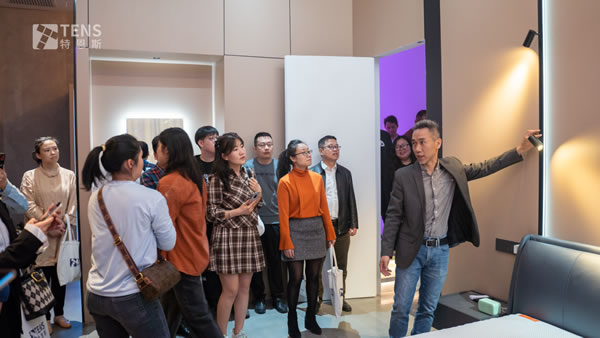 特恩斯智能情景光體驗(yàn)館在中山華藝廣場盛大開業(yè)