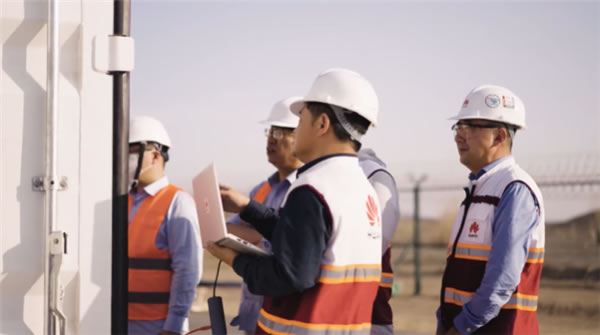 紅海行動 華為在中東打造全球首個100%光儲供能城市 紅海行動 華為在中東打造全球首個100%光儲供能城市