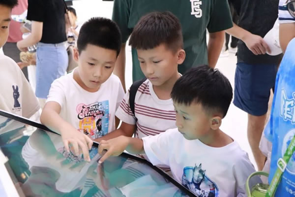 科普研學,走進文達通智能家居的數字城市展館_2