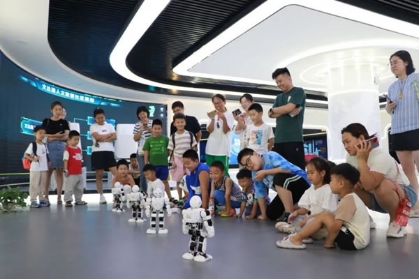 科普研學,走進文達通智能家居的數字城市展館_5