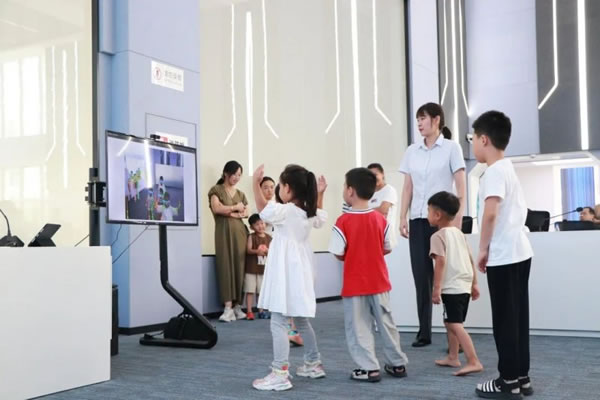 科普研學,走進文達通智能家居的數字城市展館_8