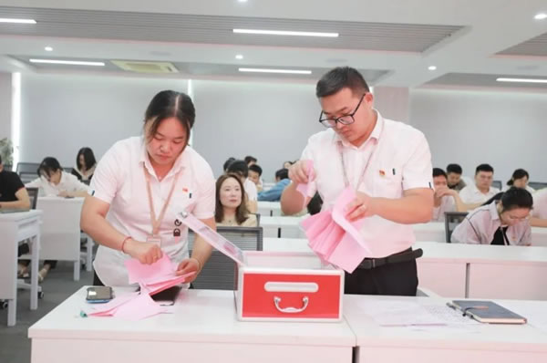 開新局 譜新篇|榮事達(dá)集團(tuán)黨員大會勝利召開_6