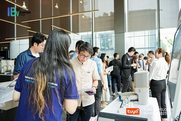 涂鴉智能亮相TUYA開發(fā)者大會（新加坡）_2