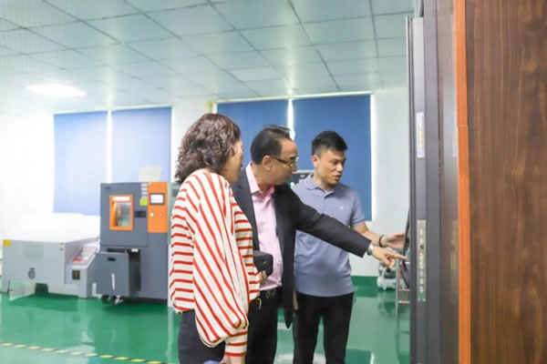 粵港澳大灣區企業家總商會蒞臨皇家金盾智能鎖參觀_5